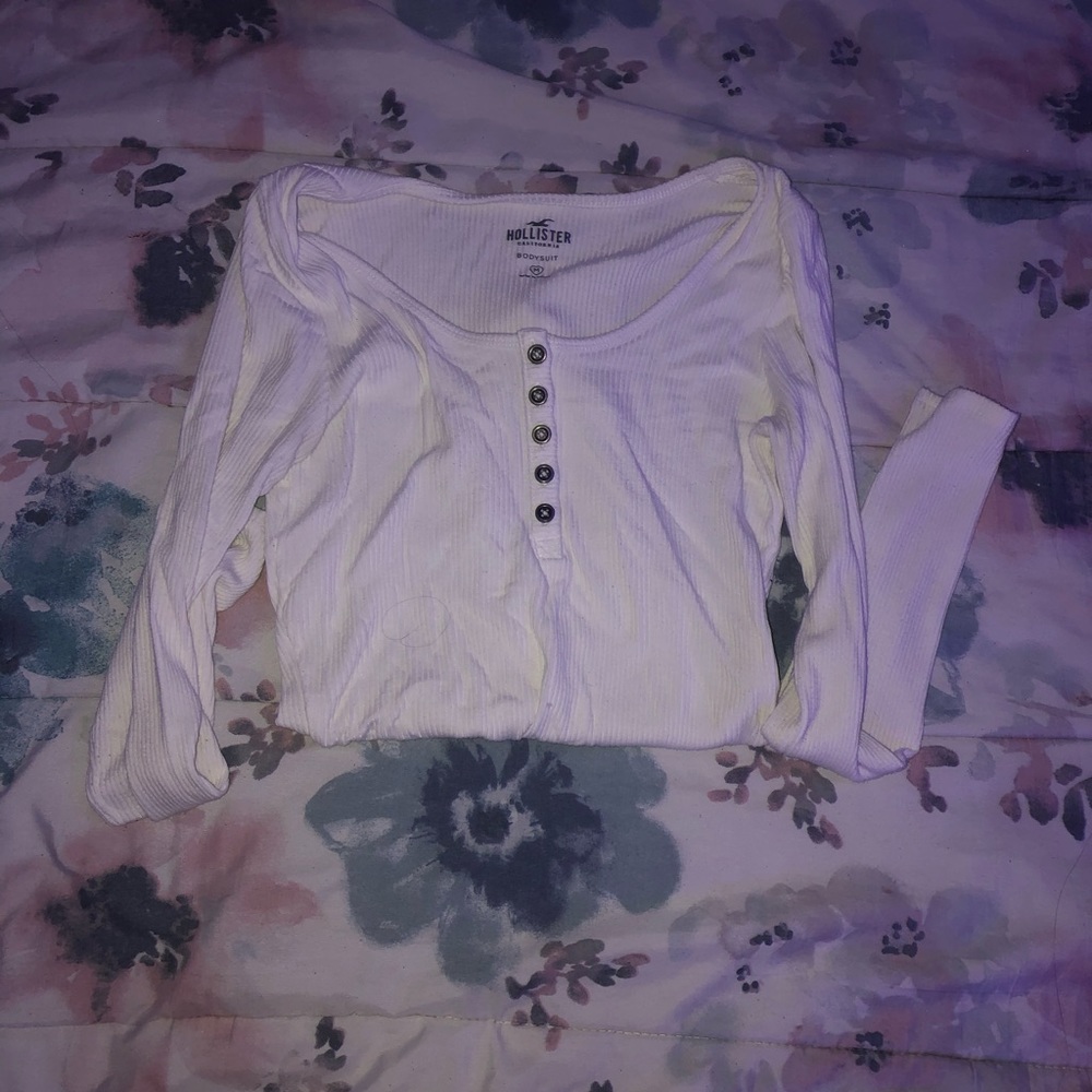 size m hollister body suit never worn